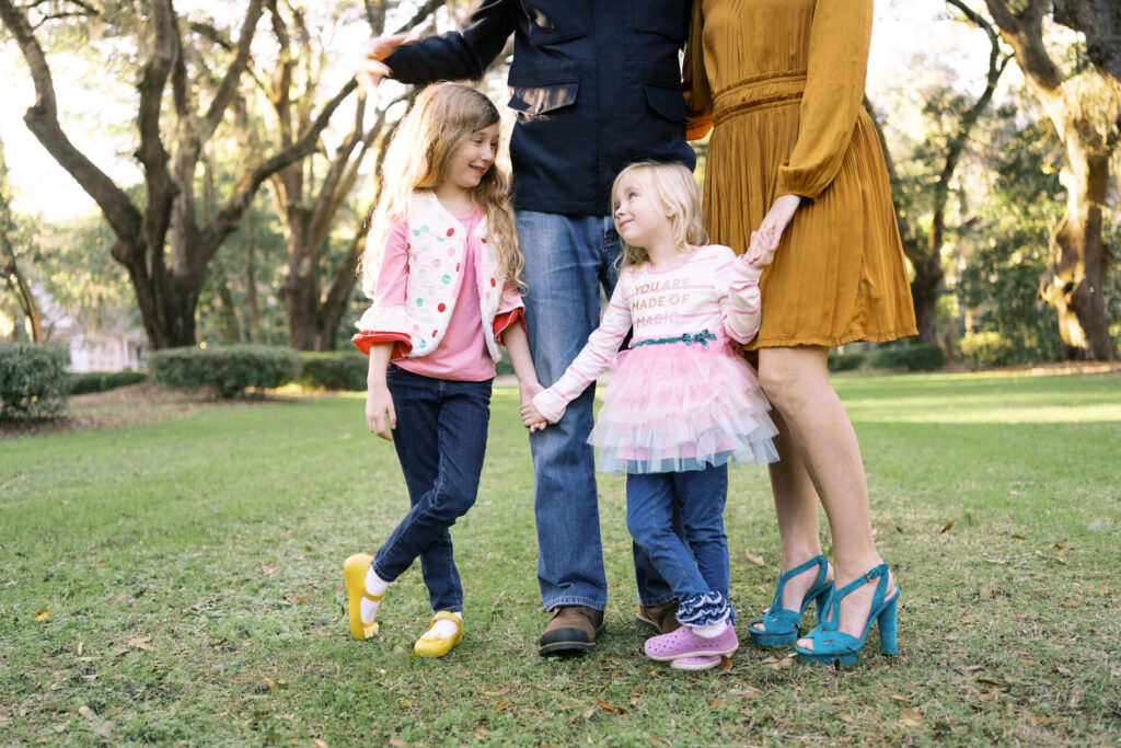 Family photos at Wachesaw Plantation by myrtle beach photographer gillian claire