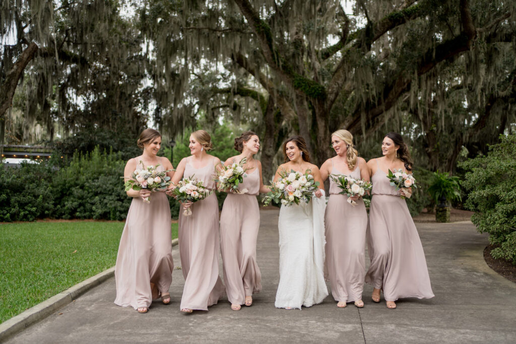 bride and bridesmaids at caledonia plantation