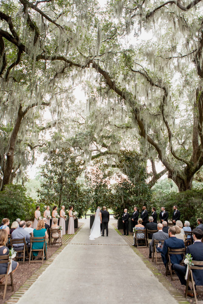 wedding ceremony at Caledonia Plantation