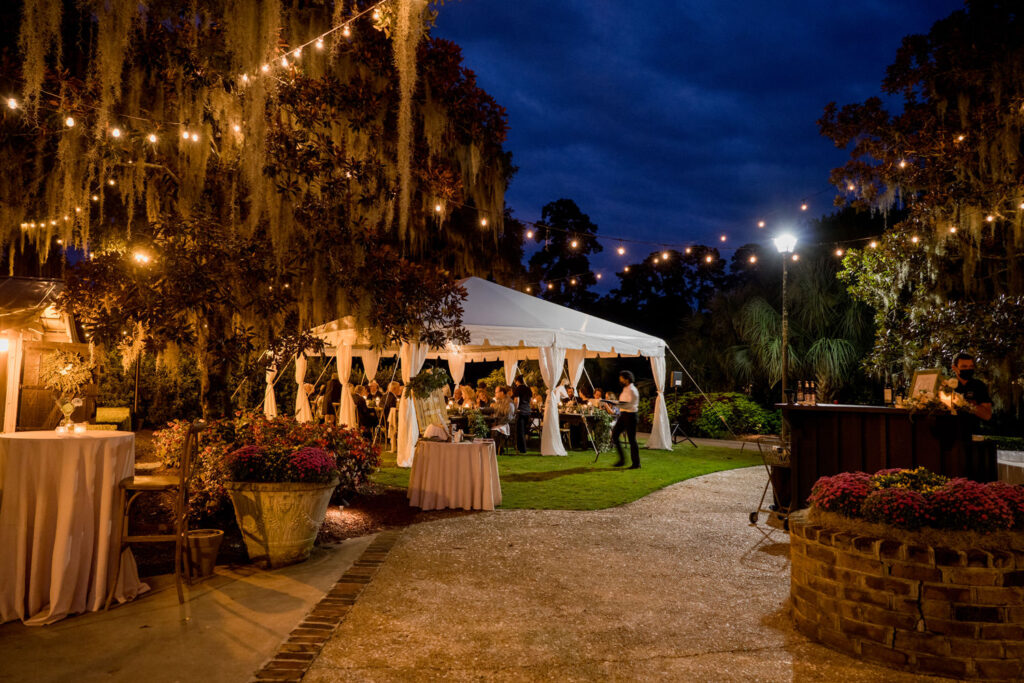 outdoor wedding decor at caledonia plantation